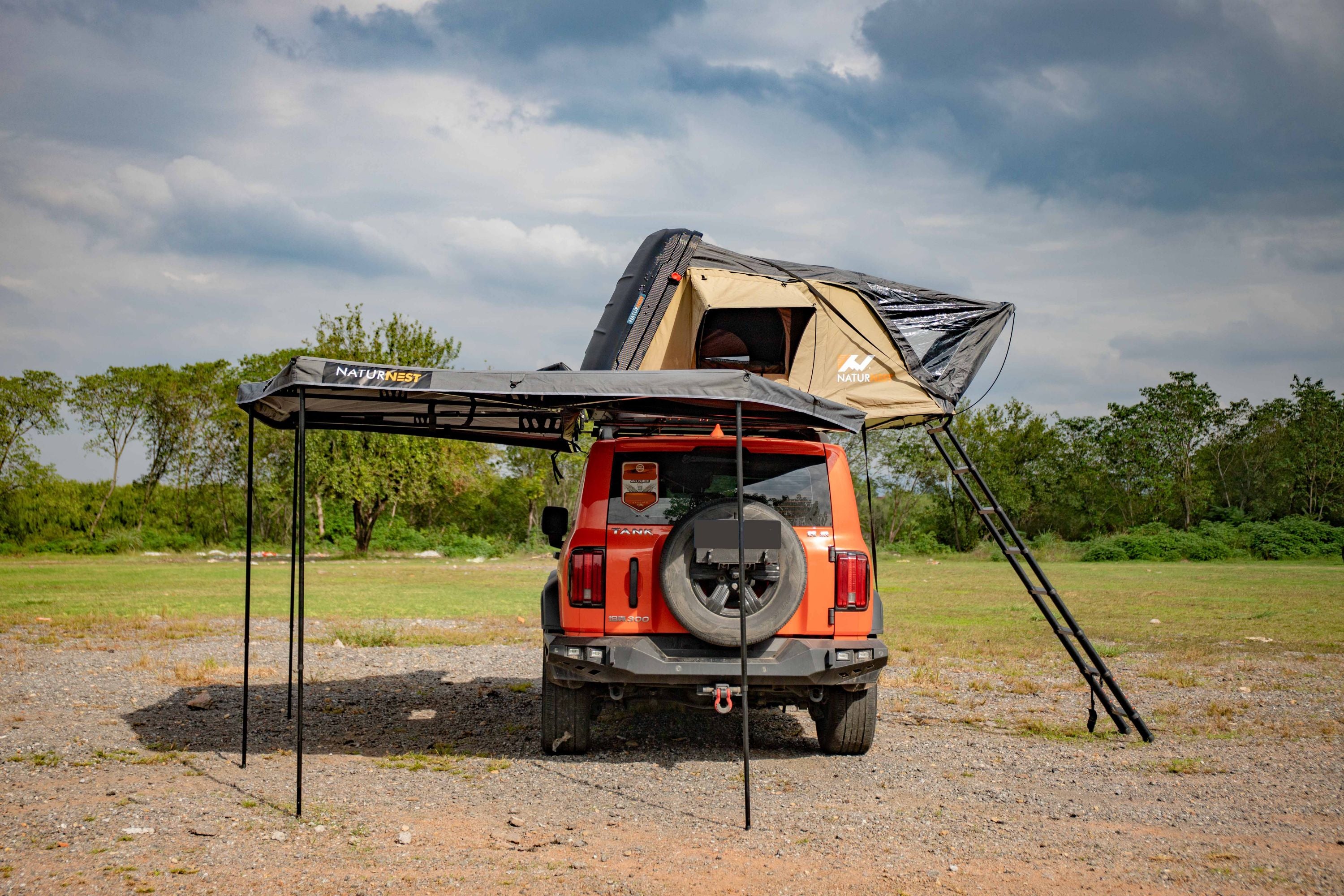 Naturnest Sirius 1 rooftop tent +Naturnest 270 awning plus driver side