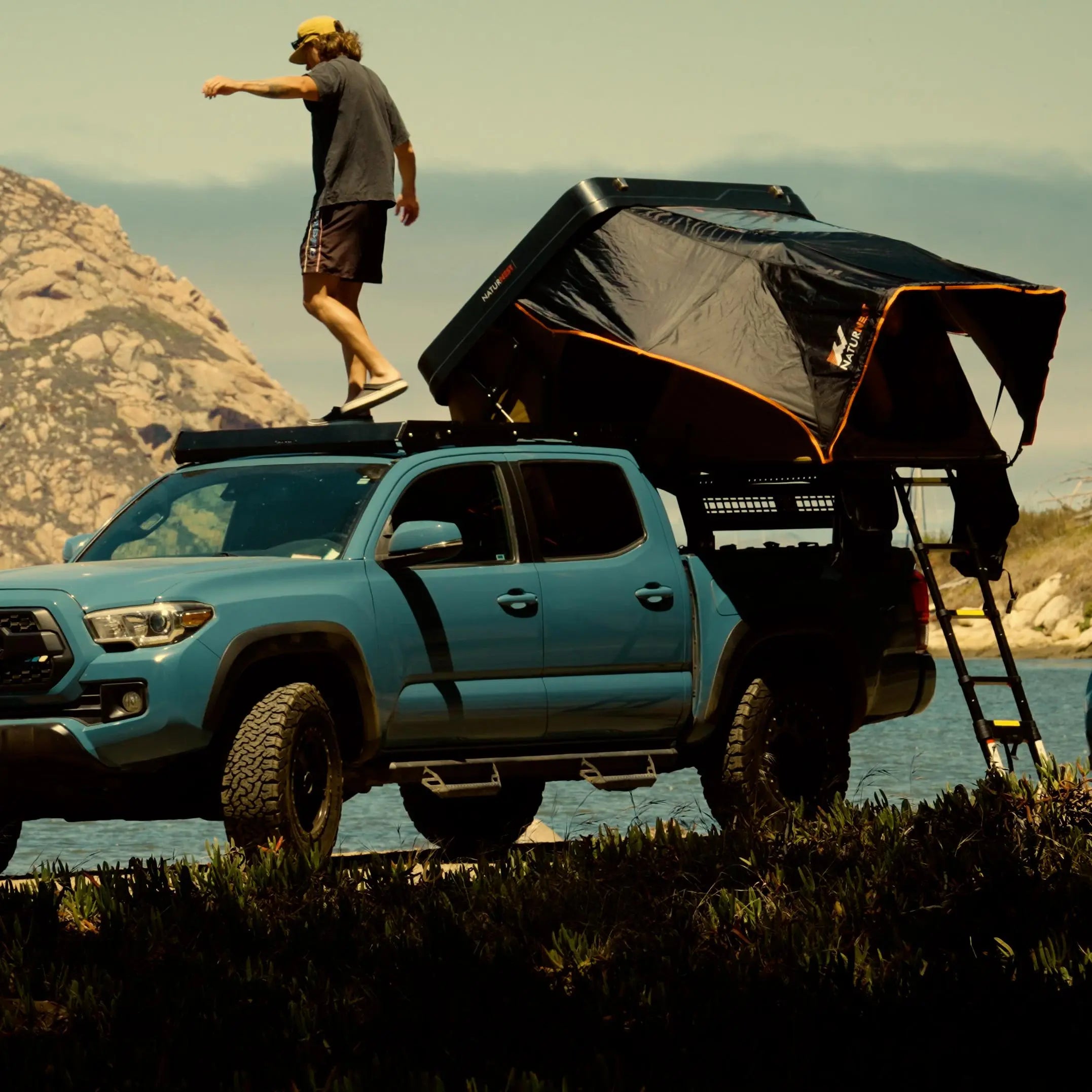 Clamshell Family Rooftop Tent | Naturnest