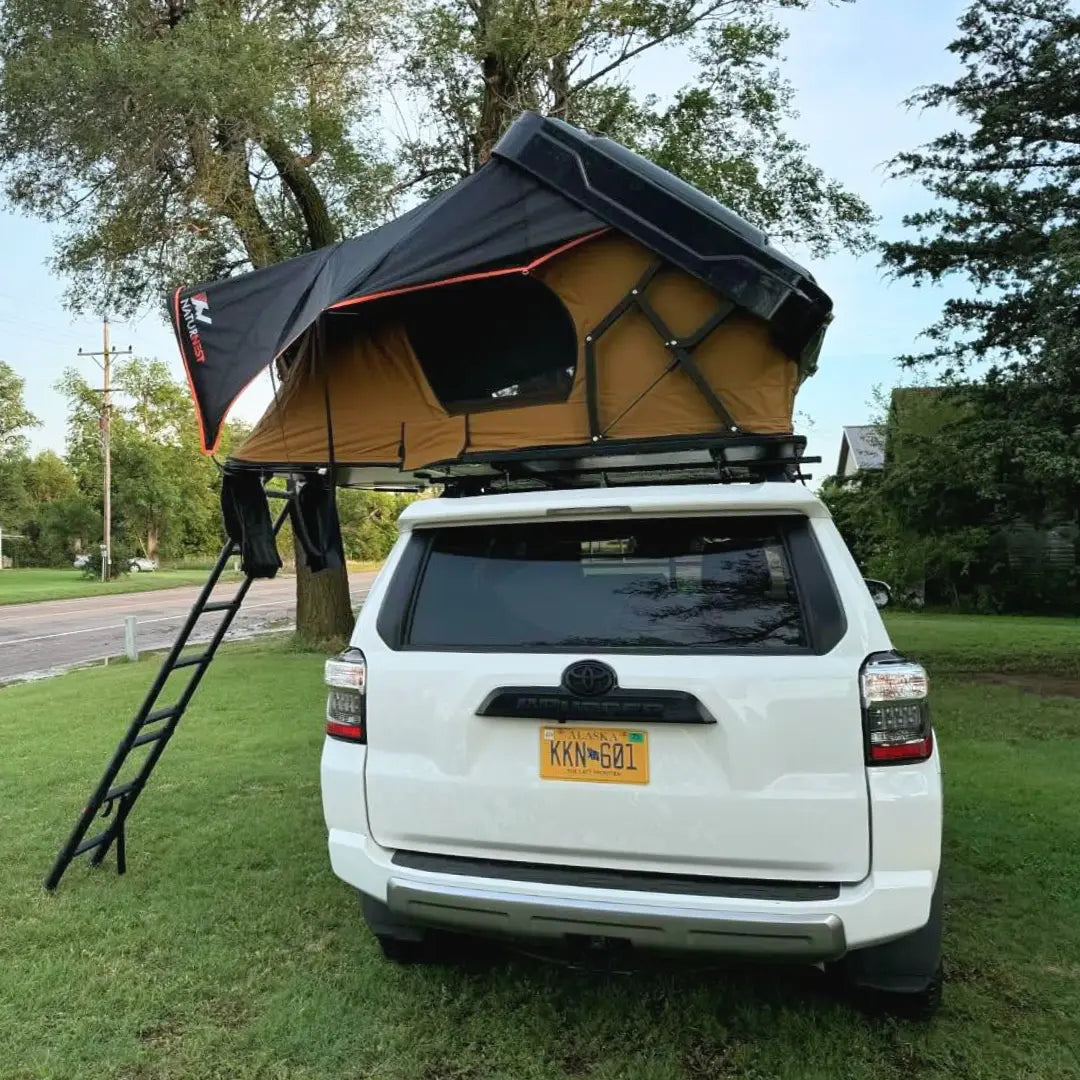 Quick Set up and Close Rooftop Tent | Naturnest