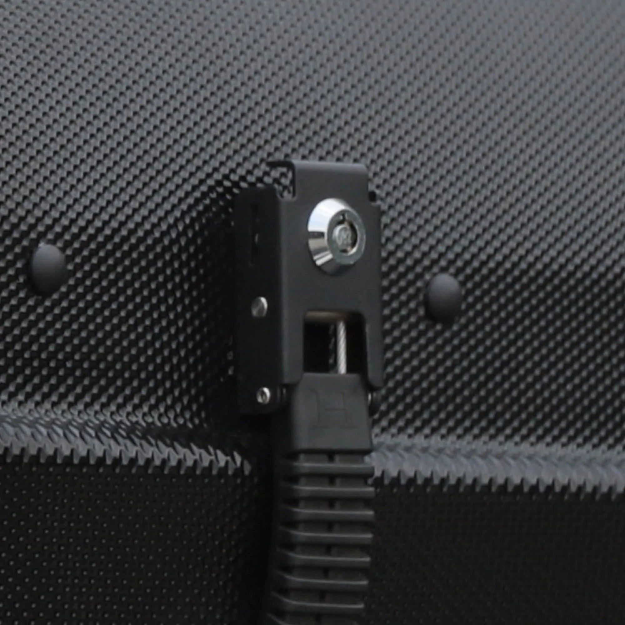 The lock and key for SIRIUS 1
