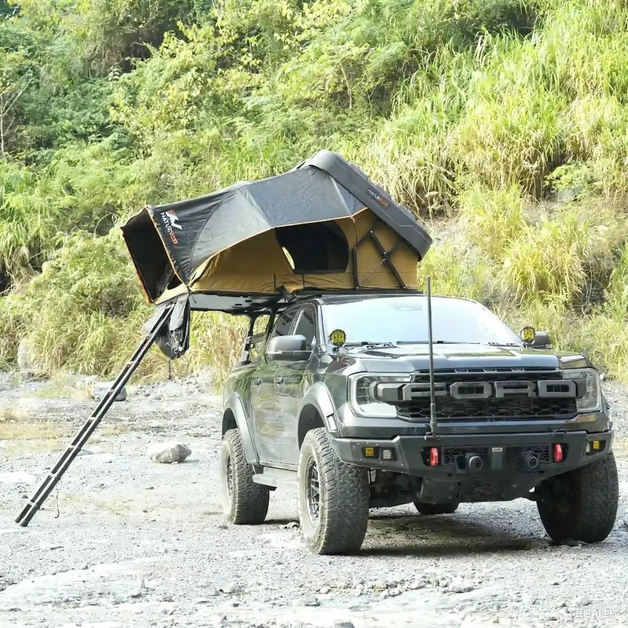 Naturnest Sirius 2 Plus XL Clamshell Rooftop Tent